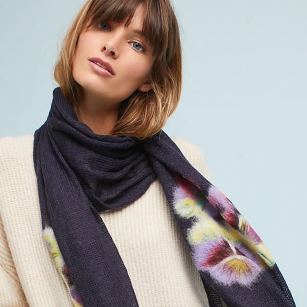 🧣NWT Anthropologie Navy Felted Bouquet Scarf - Picture 5 of 12